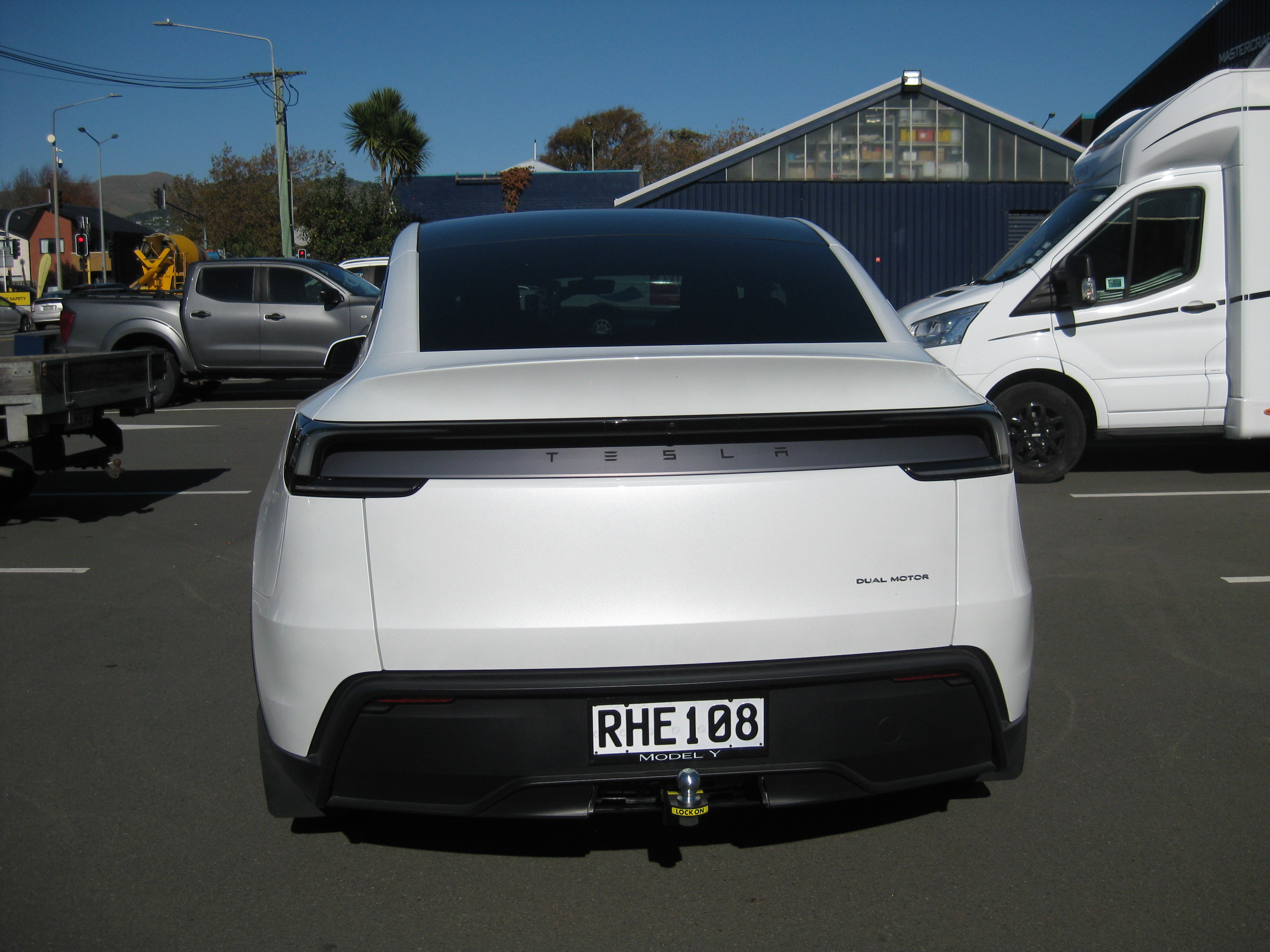 TESLA MODEL Y SALOON 2025-CURRENT